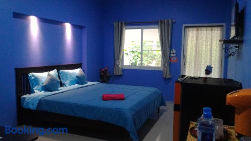 Apartamento con vistas y internet en Amphawa ideal parejas