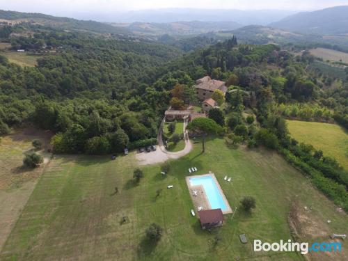 Cómodo apartamento con piscina ¡Con terraza!