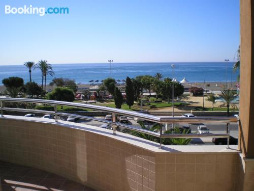 Apartamento com terraço, numa posição central de Torre del Mar