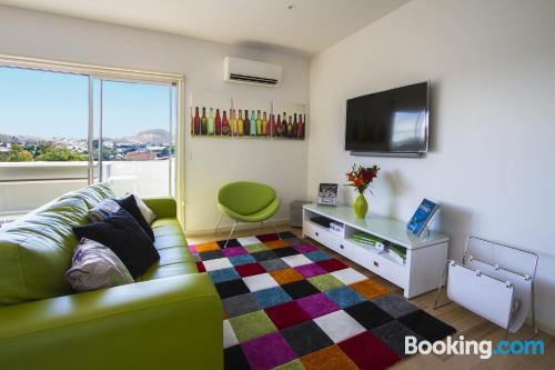 Apartamento de 78m2 en Hobart con conexión a internet y vistas