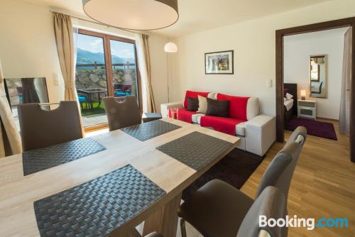 Amplio apartamento en Kitzbühel con terraza y conexión a internet