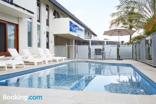 Appartement avec terrasse. Piscine!