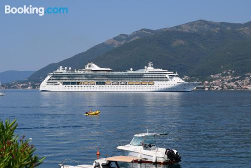 No centro e terraço em Tivat. Calefação e Wi-fi