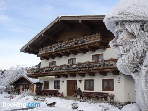 Wohnung mit Balkon. In Maishofen