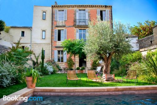 Uzès ai vostri piedi! Con terrazza!