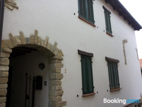 Centraal Montelupo Albese appartement. 75m2