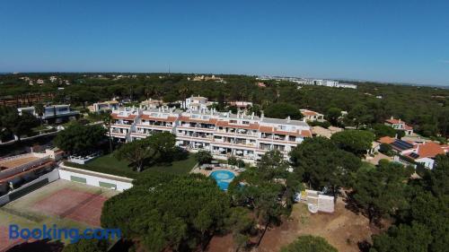 Appartement avec terrasse. Quinta Do Lago à vos pieds!