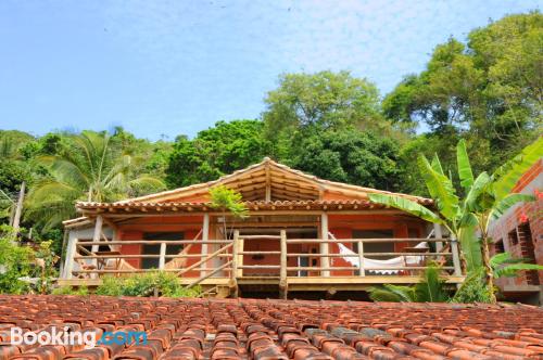 Apartamento con terraza en Ilhabela