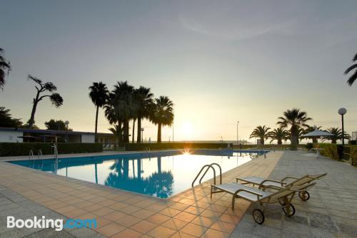 Apartamento con piscina y vistas