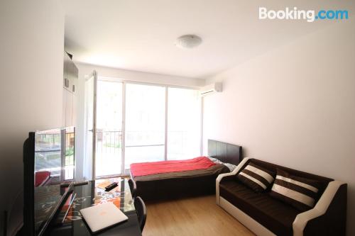 Apartamento de 30m2 em Sunny Beach. Com terraço!