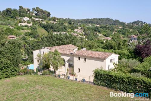 Appartement avec Internet. Saint-Paul-de-Vence à vos pieds