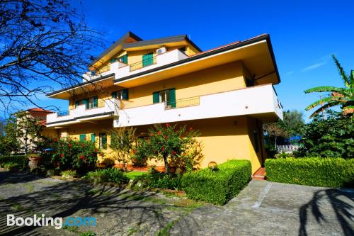 Spacieux appartement avec deux chambres à Tropea