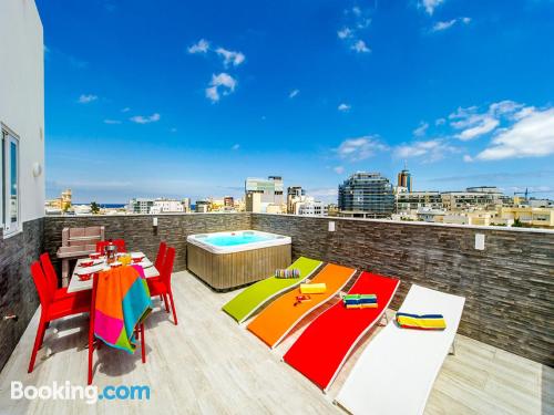 Apartamento com Wi-fi. Terraço!