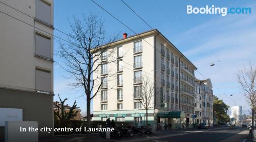 Appartement met terras! Lausanne aan zijn voeten!