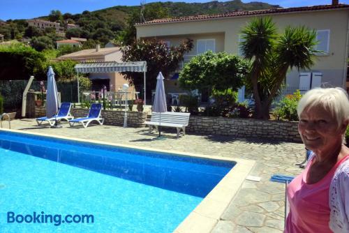 Appartement avec piscine. Terrasse!