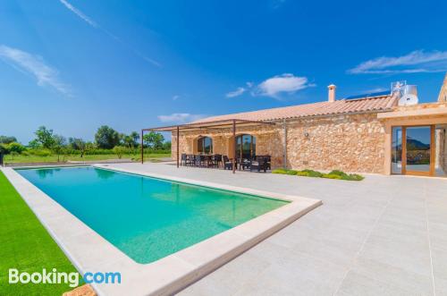 Piscina y internet en Manacor. ¡Grandioso!