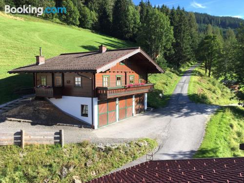 Appartement à Eben im Pongau. Terrasse et Internet!