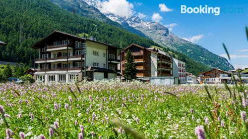 Geräumige Ferienwohnung in Saas-Grund. Tierfreundlich