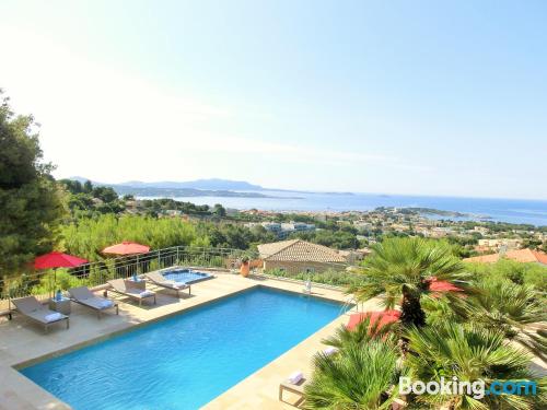 Appartement avec terrasse dans la meilleure position de Bandol