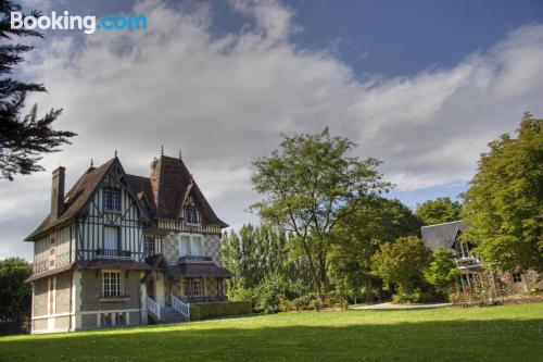 Blainville-sur-Mer est votre. Internet et terrasse