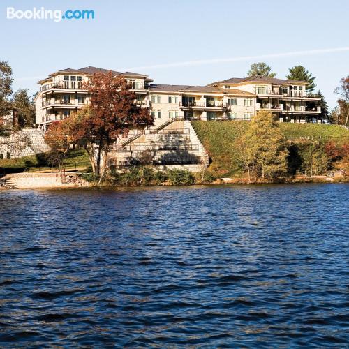 Cómodo apartamento en Wisconsin Dells ¡Con terraza!