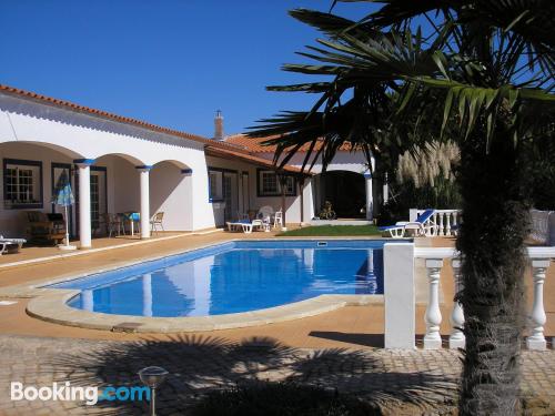 Appartement avec terrasse et Wifi à Lagos. Piscine!