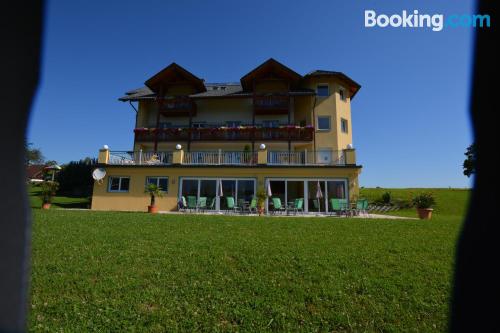 Apartamento céntrico con terraza. ¡Conexión a internet!