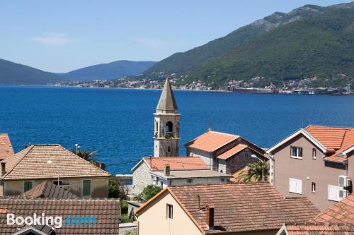 Apartamento em Tivat. Com terraço!