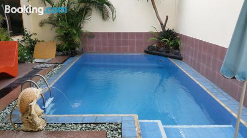 Apartamento con piscina y terraza