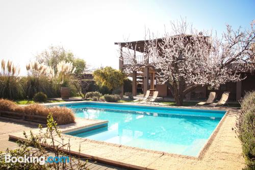 Appartement pour couples à Chacras de Coria. Piscine!