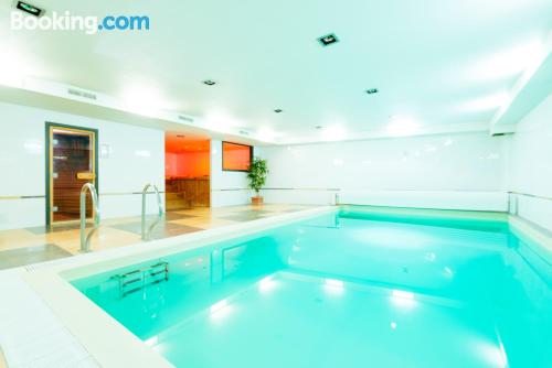 Apartamento cuco con piscina