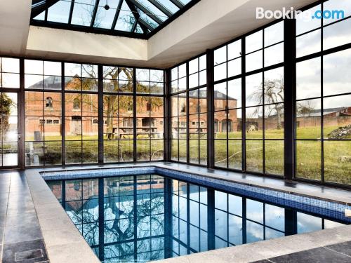 Gemütlich Apt mit pool. In Mesnil-Saint-Blaise