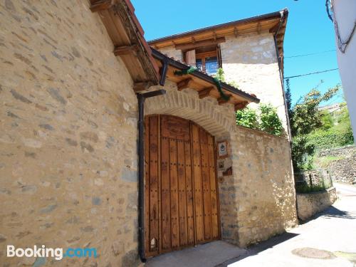 Apartamento con terraza. Cuco y en buena ubicación