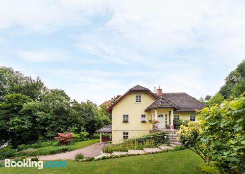 Appartement de 85m2. Terrasse!