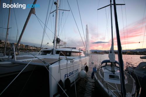 Accogliente appartamento a Geneva. Con terrazza!