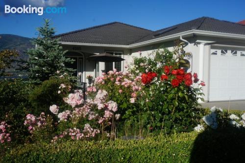 Appartement pour couples. Terrasse et Internet!