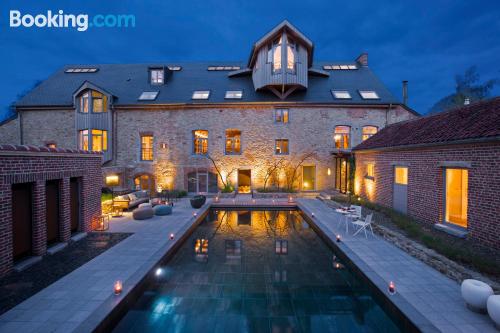 Appartement avec piscine. Namur à vos pieds