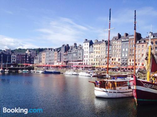 Welkom bij Honfleur! Wifi!