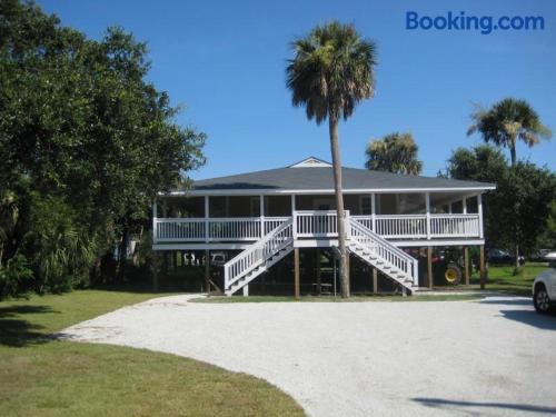 Espacioso apartamento de dos habitaciones en Folly Beach