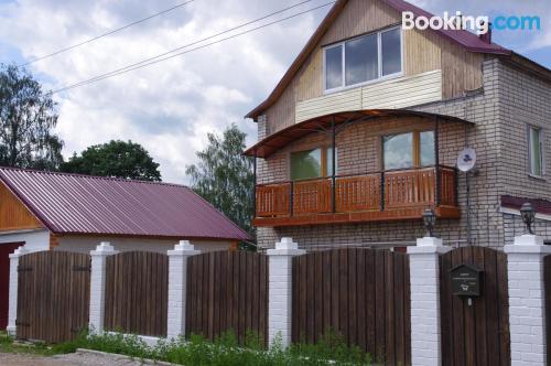 Appartement avec Internet et terrasse. À Smolensk