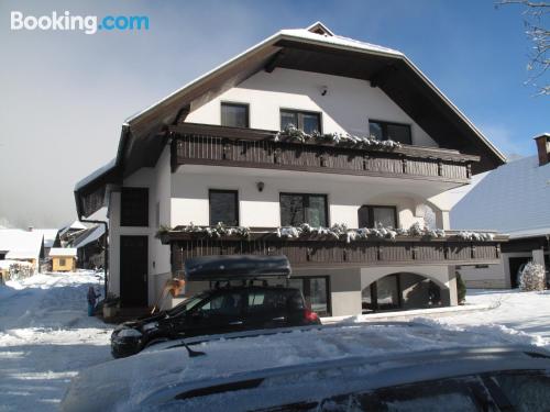 Confortable appartement avec 2 chambres. Terrasse et Wifi!