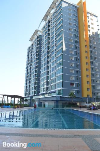 Apartamento com piscina e ar em Shah Alam