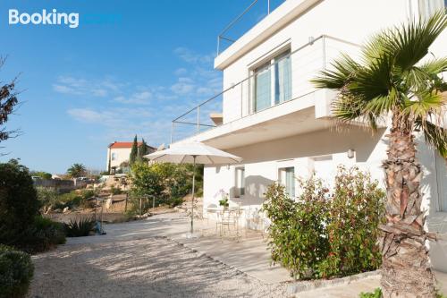 Apartamento de 1 quarto no centro. Terraço e piscina