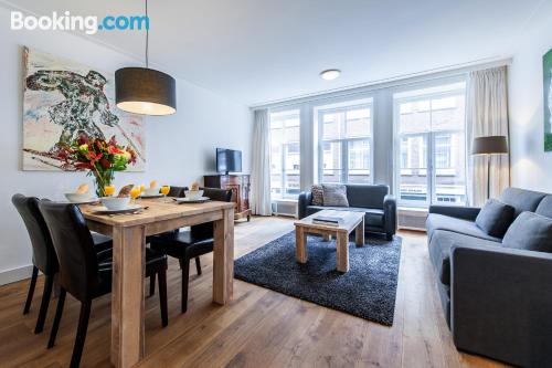 Extenso apartamento em Amsterdam. Na melhor posição!