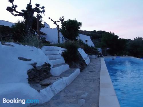 Apartamento con terraza y wifi en Borba y piscina