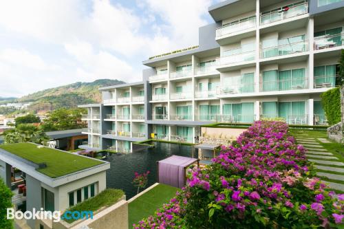 Appartement avec terrasse et Internet à Plage de Kata. Piscine!