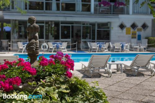 Welkom bij Cesenatico! Terras en zwembad