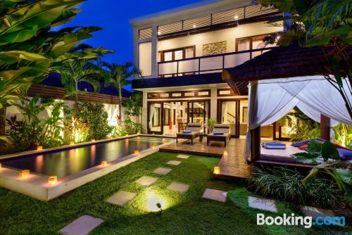 Appartamento con terrazza. Seminyak è in attesa!