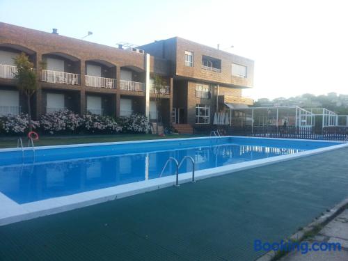 Small apartment. Enjoy your pool in Cangas de Morrazo!