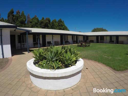 Wohnung in Busselton. Mit Kinderbett